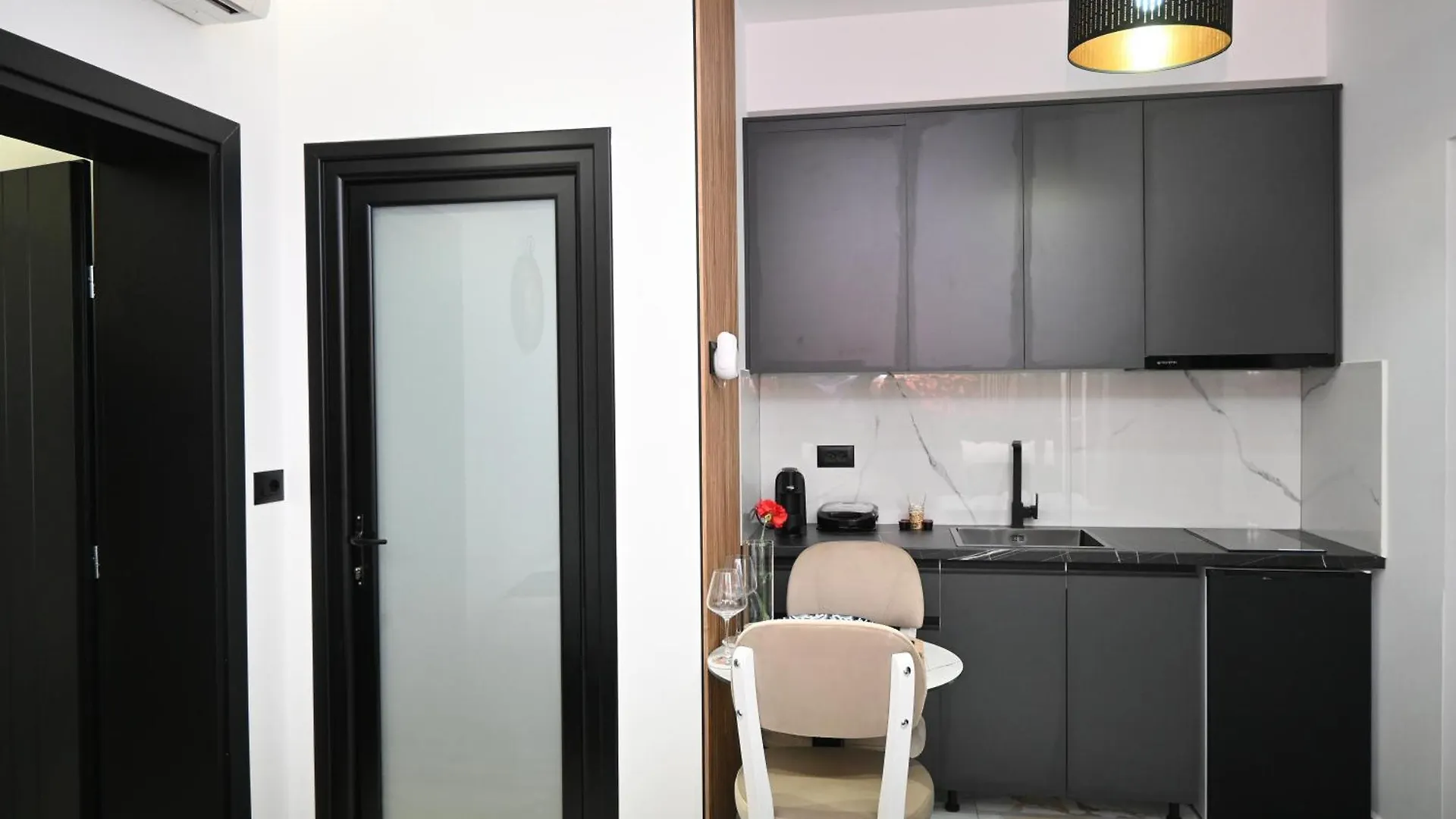 Vila La Familia Ksamil Apartment