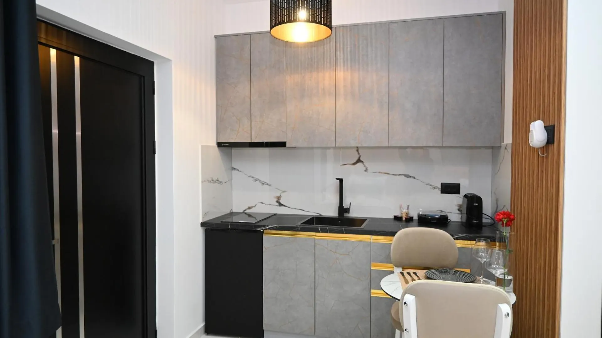 Apartment Vila La Familia Ksamil