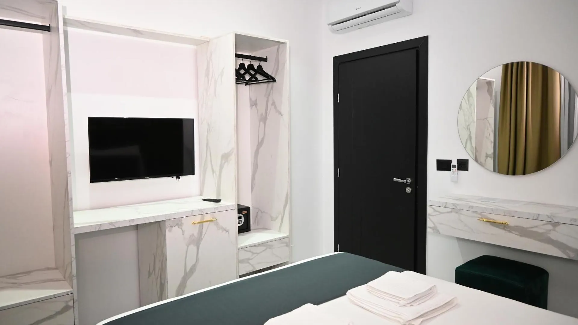 Apartment Vila La Familia Ksamil Albania